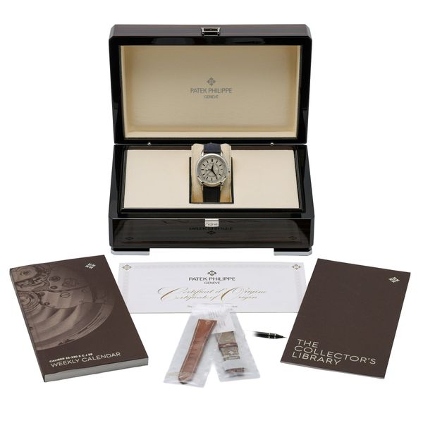 Patek Philippe Complications 5212A-001